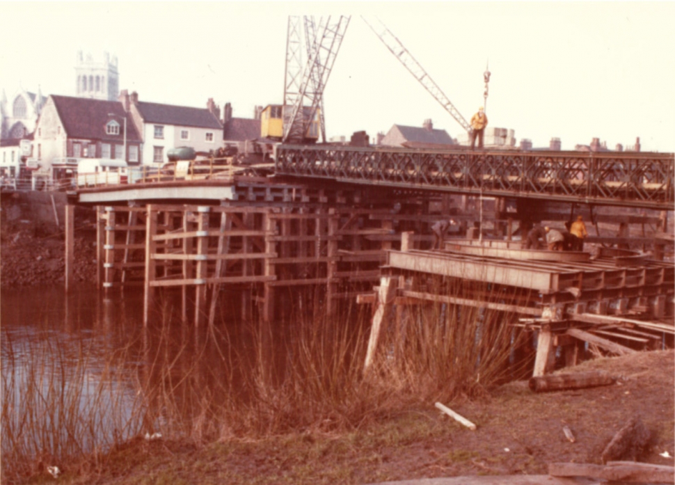 Unearthed photo shows Selby's familiar Toll Bridge under construction