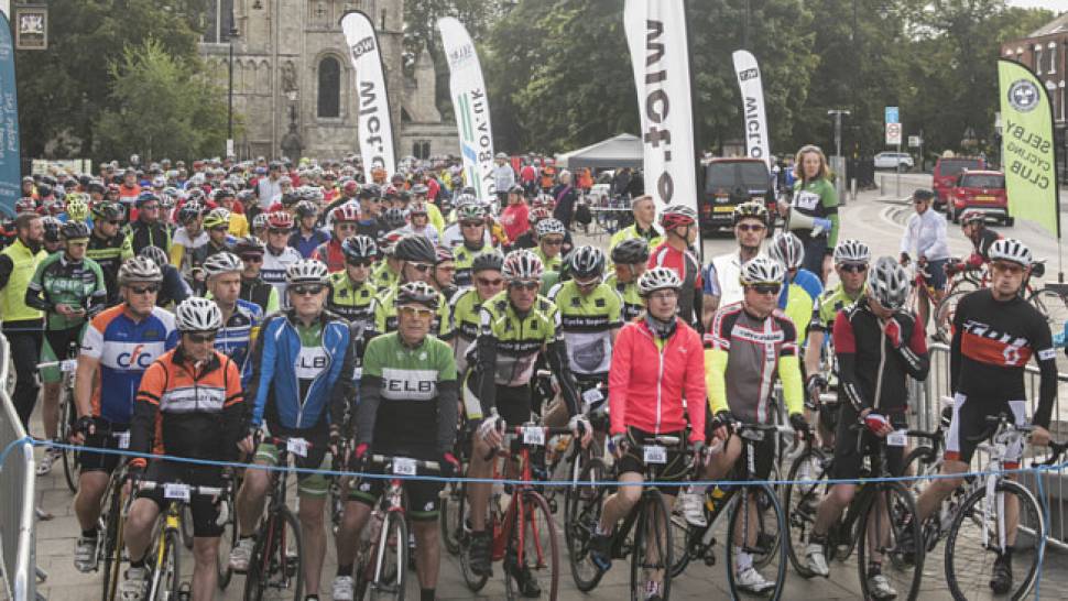 Sun shines as a thousand cyclists saddle up for Selby Three Swans