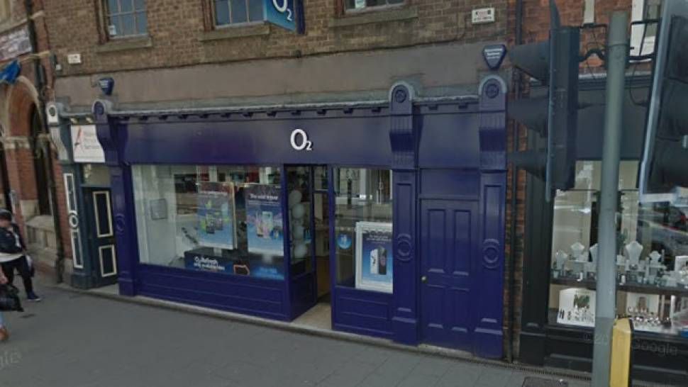 Thieves swipe iPhones from Selby shop