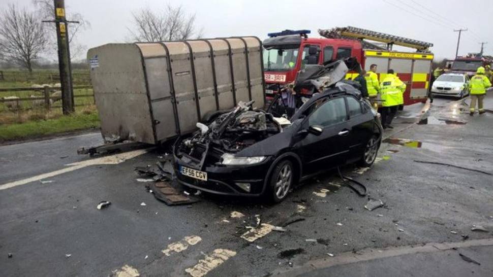Firefighters cut roof off car to free trapped woman (Photo: North Yorks Fire)