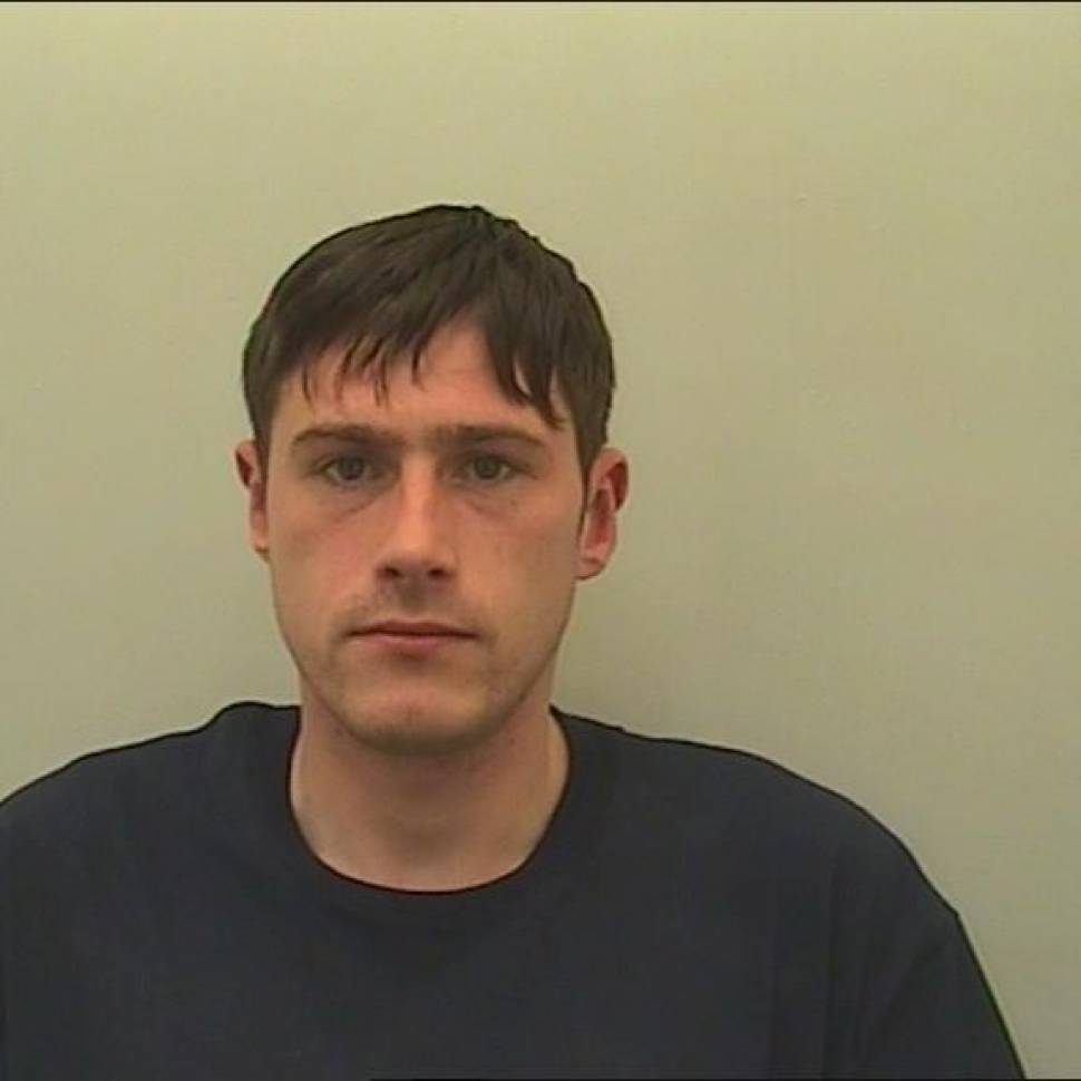 Police re-issue appeal to find wanted man Paul Starr