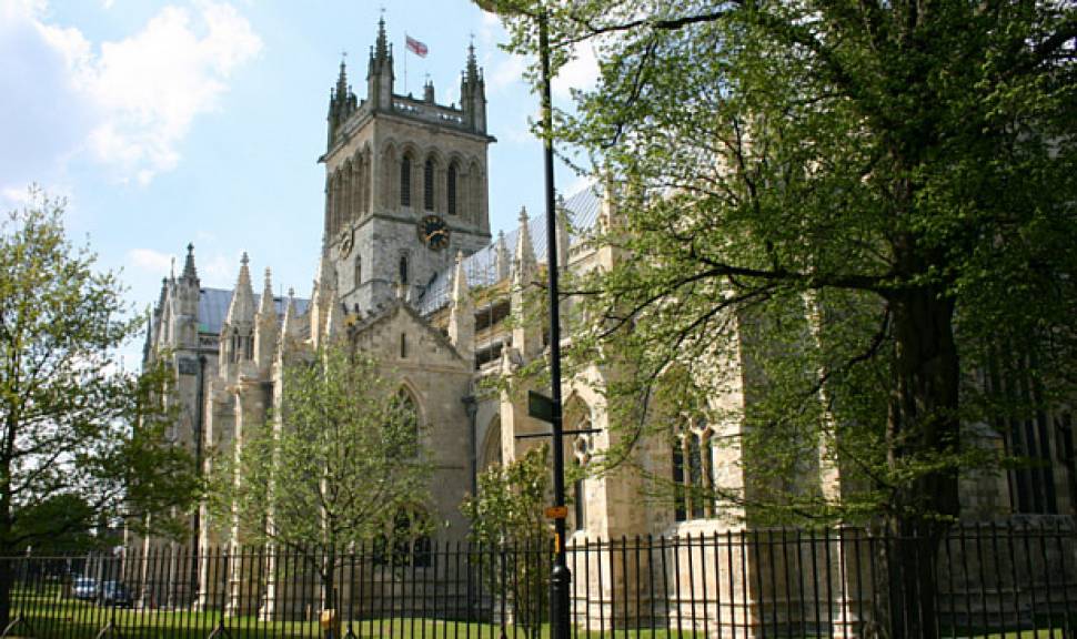Costa del Selby! Town to bask in warm springtime temperatures