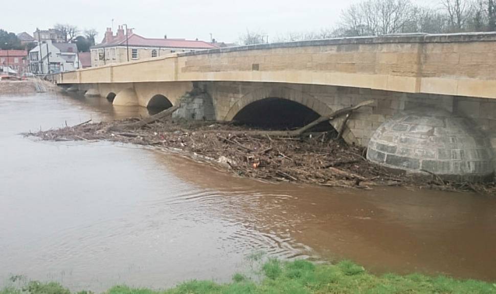 Debris cleared from Tadcaster bridge