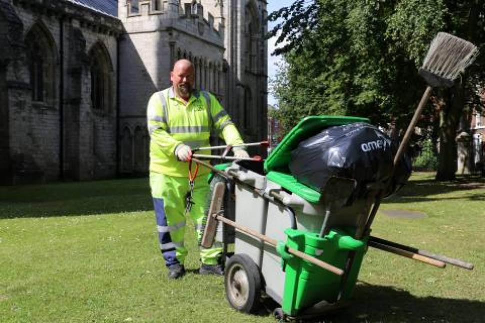 Council to continue bins and street cleaning contract for seven more years