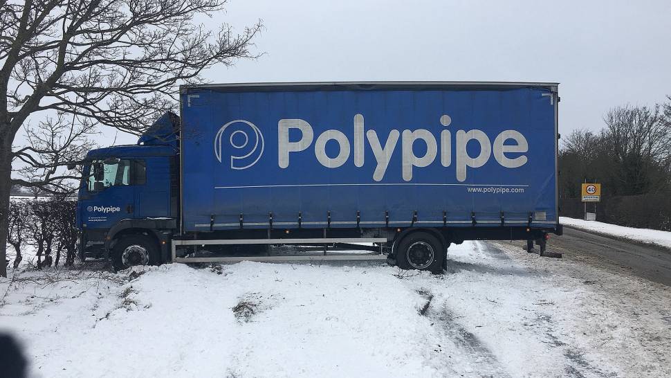 Lorry jack-knifes on A19 at Escrick