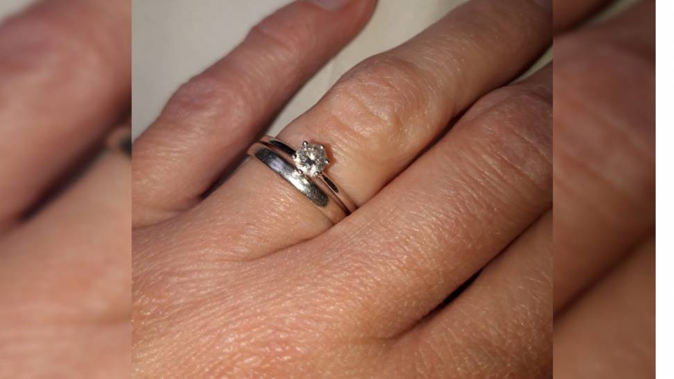 Cash and engagement ring stolen in Thorpe burglary